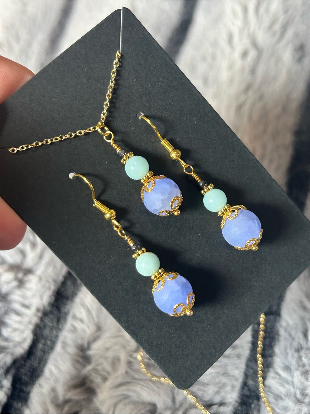 Handcrafted periwinkle crackle glass agate necklace and earring set
